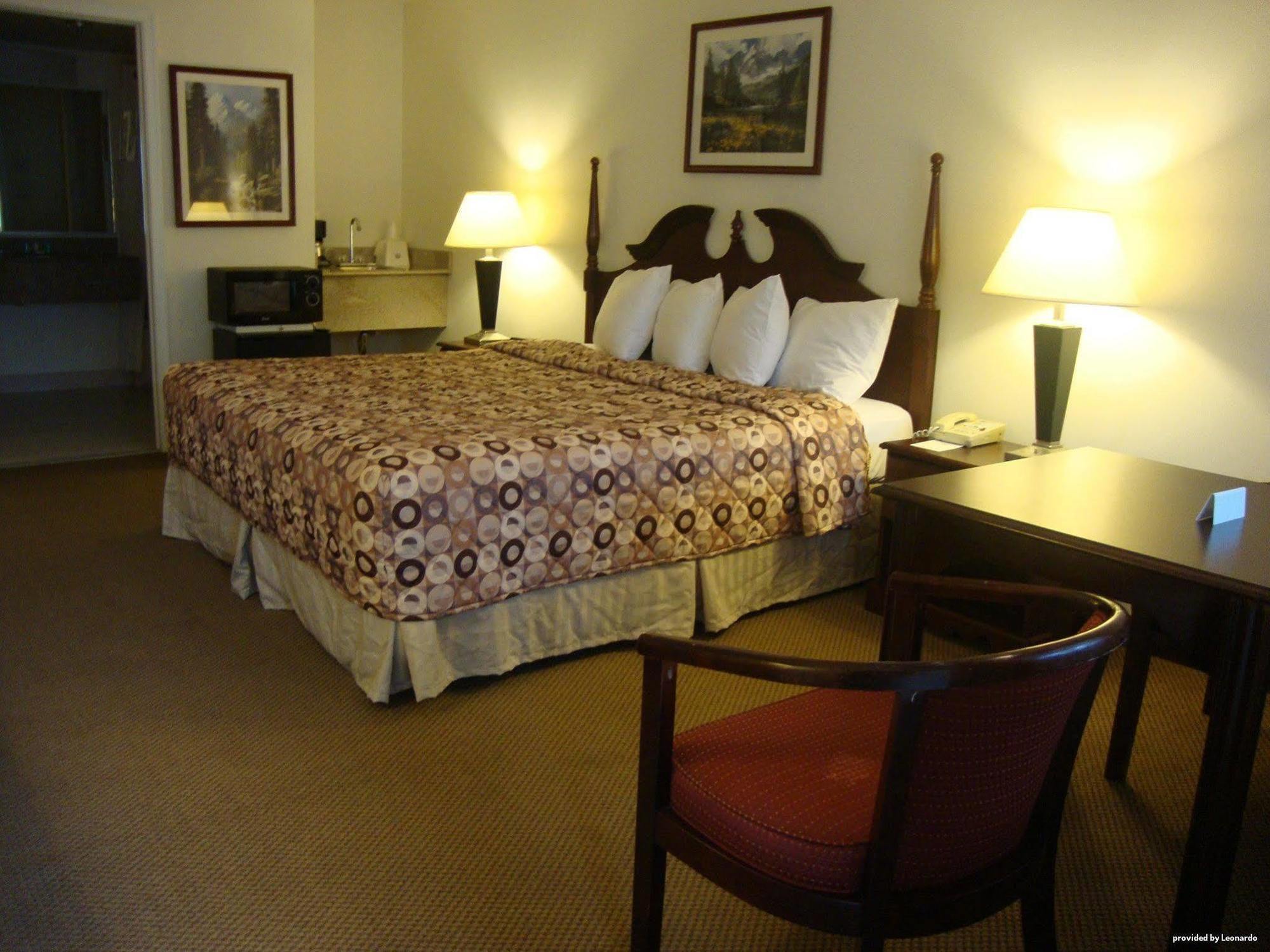 Garden State Hotel 2*